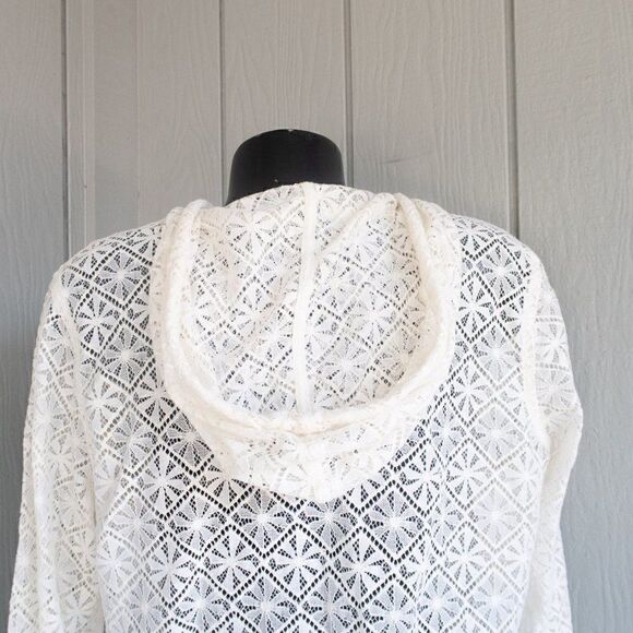 EMPYRE Hooded Lace Top - Picture 5 of 11